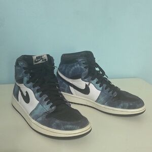 Nike Air Women's Black and Blue High-Top Sneakers